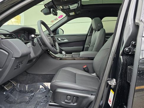New 2026 Land Rover Range Rover Velar Dynamic SE image 22