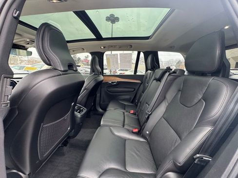 Used 2022 Volvo XC90 T6 Momentum w/ Advanced Package image 15