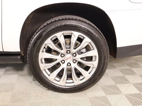 Used 2024 GMC Yukon XL Denali w/ Denali Reserve Package AWD/4WD image 21