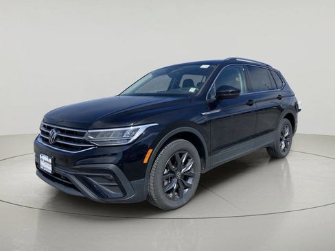 Used 2023 Volkswagen Tiguan SE AWD/4WD image 7