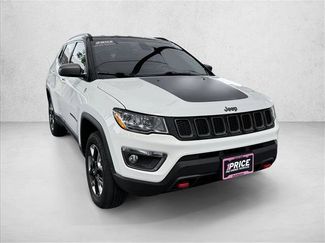 Used 2018 Jeep Compass Trailhawk w/ Leather Interior Group AWD/4WD video 3