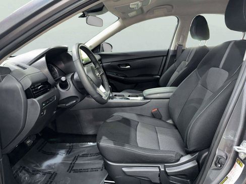 Used 2025 Nissan Sentra SV w/ All-Weather Package FWD image 11