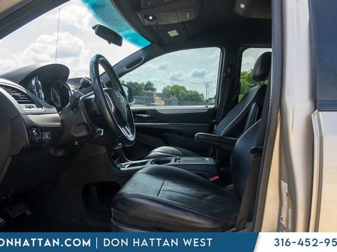 Used 2016 Dodge Grand Caravan R/T FWD image 3