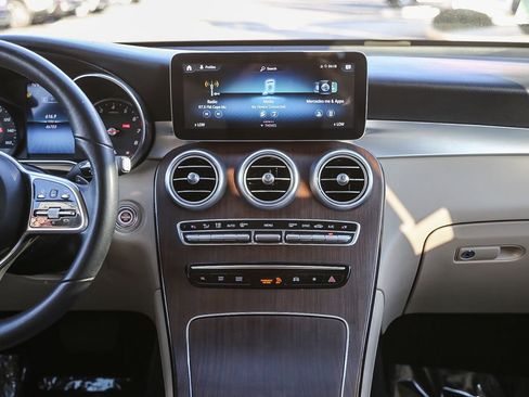 Used 2021 Mercedes-Benz GLC 300 4MATIC image 14