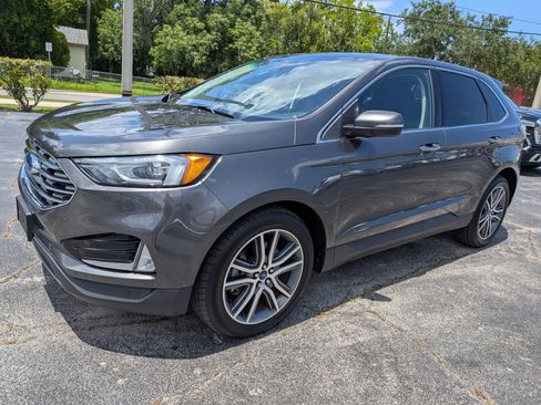 Used 2019 Ford Edge Titanium w/ Cold Weather Package AWD/4WD image 8