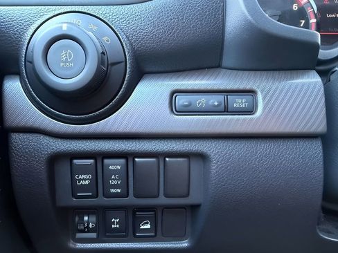 Used 2024 Nissan Titan PRO-4X image 18