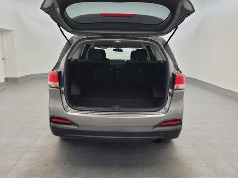 Used 2017 Kia Sorento L FWD image 29