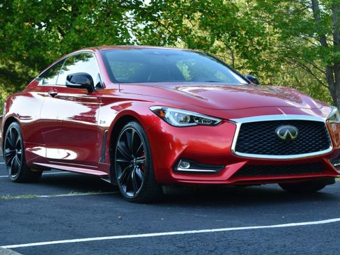 Used 2019 INFINITI Q60 Red Sport 400 AWD/4WD image 3