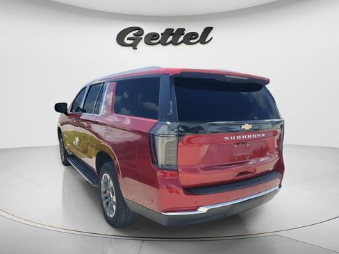 Used 2025 Chevrolet Suburban LT w/ Comfort Package RWD image 5