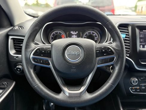 Used 2019 Jeep Cherokee Latitude w/ Popular Appearance Group FWD image 24