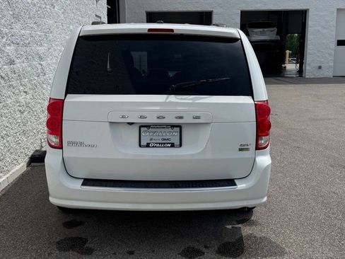 Used 2019 Dodge Grand Caravan GT FWD image 4