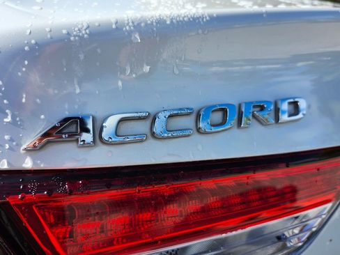 Used 2019 Honda Accord EX image 11