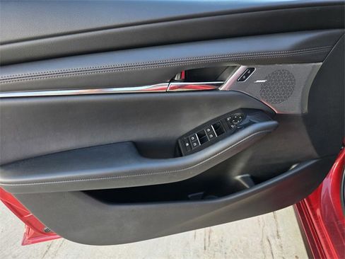 Used 2020 MAZDA MAZDA3 Premium image 8