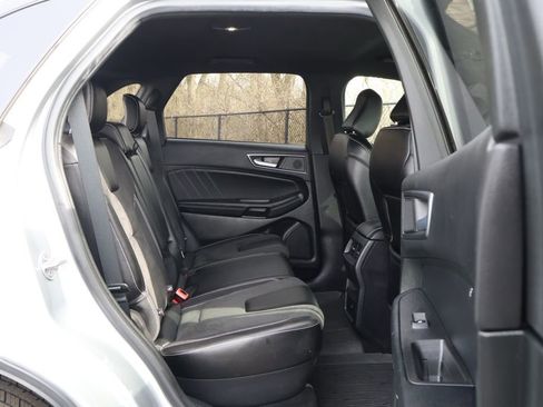 Used 2023 Ford Edge ST image 46