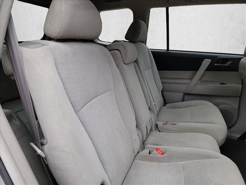 Used 2012 Toyota Highlander 4WD w/ Tech Pkg image 16