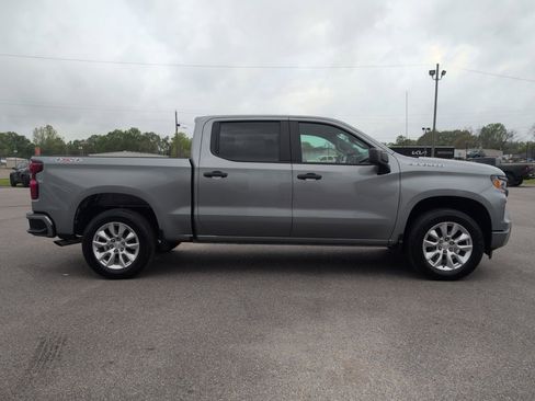 Used 2024 Chevrolet Silverado 1500 Custom image 8