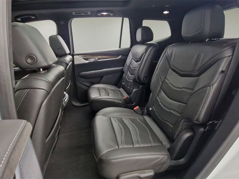 Used 2022 Cadillac XT6 Premium Luxury w/ Platinum Package image 27