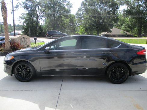 Used 2020 Ford Fusion SE FWD image 26