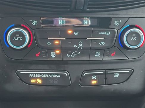 Used 2019 Ford Escape SE image 12