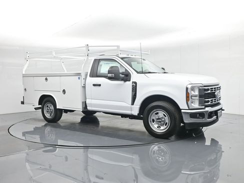 New 2025 Ford F350 XL w/ XL Chrome Package RWD image 27