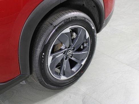 Certified 2025 Nissan Rogue SV image 13