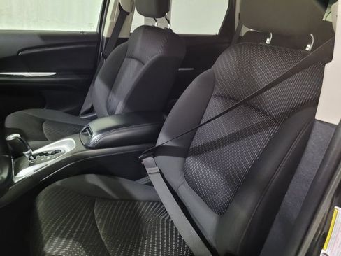 Used 2018 Dodge Journey SE image 24