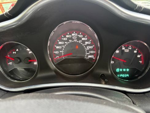 Used 2013 Dodge Avenger SE image 18