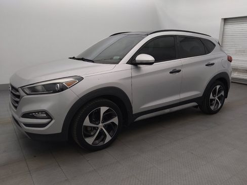 Used 2018 Hyundai Tucson Value FWD image 2