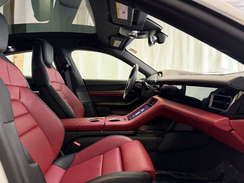 Used 2025 Porsche Taycan image 16