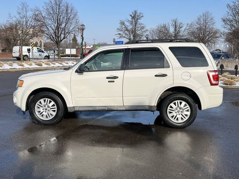 Used 2009 Ford Escape XLT FWD image 2