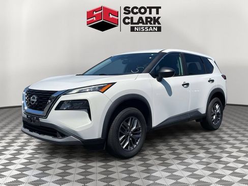 Used 2023 Nissan Rogue S AWD/4WD image 3