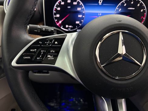 Used 2023 Mercedes-Benz GLC 300 4MATIC image 15