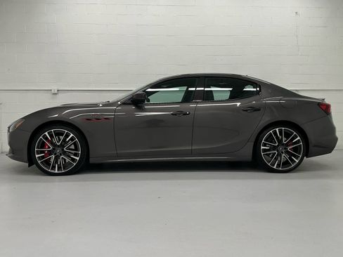 Used 2022 Maserati Ghibli Trofeo image 3