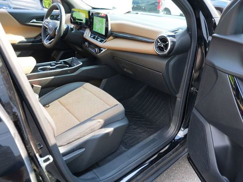 Used 2025 Chevrolet Equinox ACTIV AWD/4WD image 30