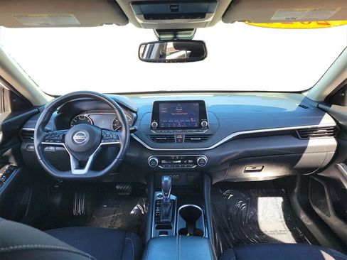 Used 2020 Nissan Altima 2.5 SV image 22