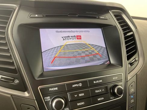 Used 2018 Hyundai Santa Fe SE image 12