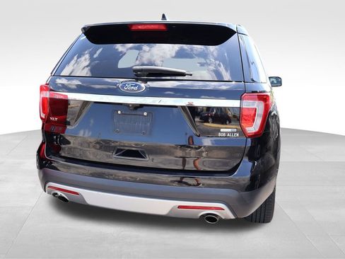 Used 2016 Ford Explorer XLT w/ Equipment Group 202A AWD/4WD image 18