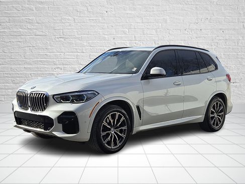 Certified 2022 BMW X5 xDrive40i w/ M Sport Package image 3