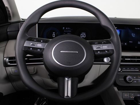 Used 2026 Hyundai Tucson SE image 10