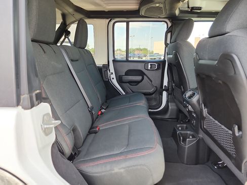 Used 2025 Jeep Wrangler Unlimited Rubicon AWD/4WD image 14