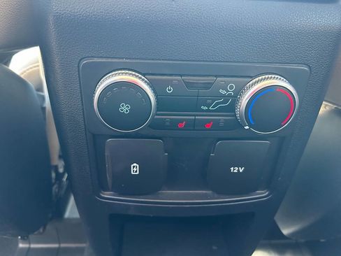 Used 2021 Ford Explorer Limited image 11