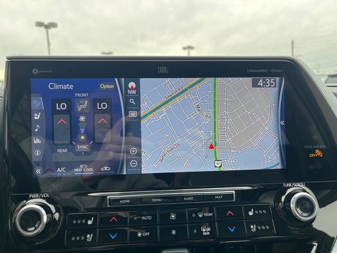 Certified 2022 Toyota Highlander Platinum image 22