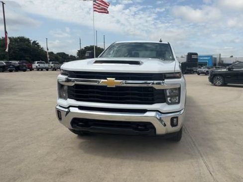 Certified 2025 Chevrolet Silverado 2500 LT w/ Convenience Package AWD/4WD image 3