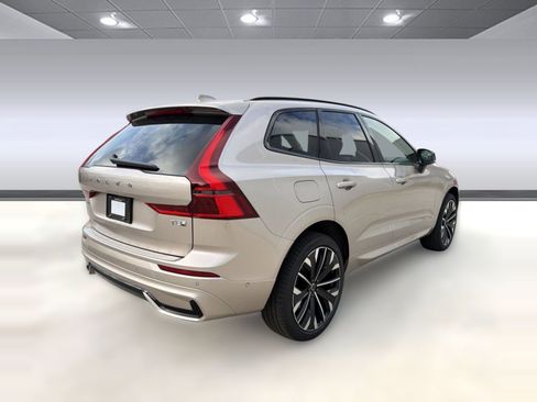 New 2026 Volvo XC60 T8 Ultra w/ Protection Package Premier AWD/4WD image 9