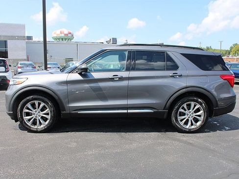 Used 2021 Ford Explorer XLT w/ Equipment Group 202A AWD/4WD image 7