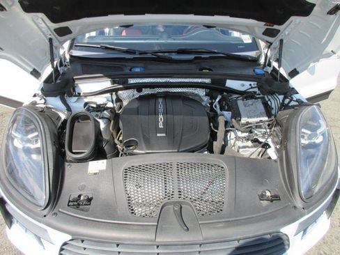 Used 2021 Porsche Macan AWD/4WD image 37