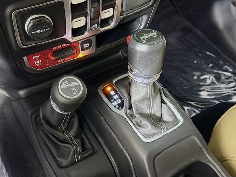 Used 2018 Jeep Wrangler Unlimited Rubicon w/ Steel Bumper Group AWD/4WD image 16