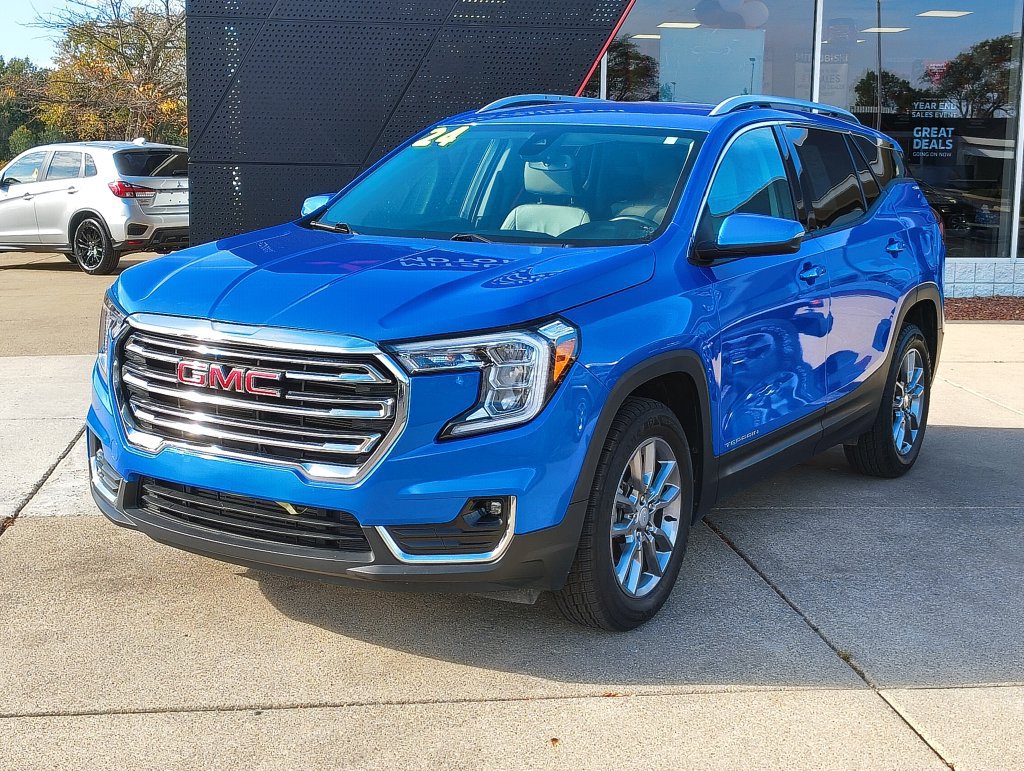 Used 2024 GMC Terrain SLT w/ LPO, Floor Liner Package AWD/4WD image 1