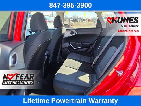 Used 2025 Kia Soul LX w/ LX Technology Package FWD image 21
