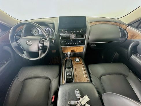 Used 2024 Nissan Armada SL w/ Captain's Chairs Package image 10